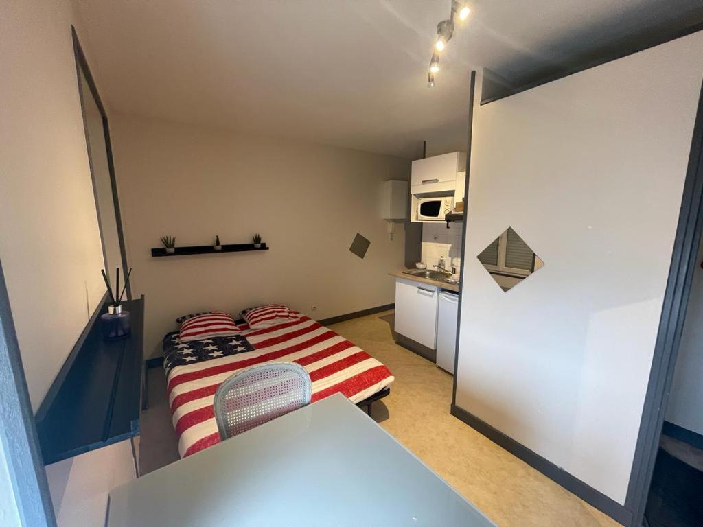 Ferienwohnung Studio Agreable Et Lumineux Niort Exterior foto