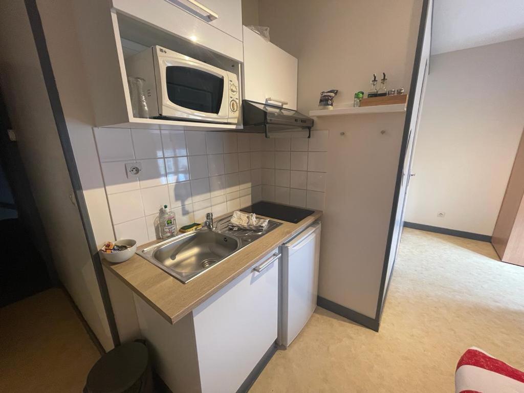 Ferienwohnung Studio Agreable Et Lumineux Niort Exterior foto